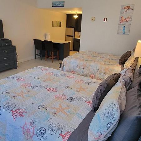 Sea Breeze, Studio 510, Beach Steps Away!+Pool+Wifi Ruskin Exterior foto