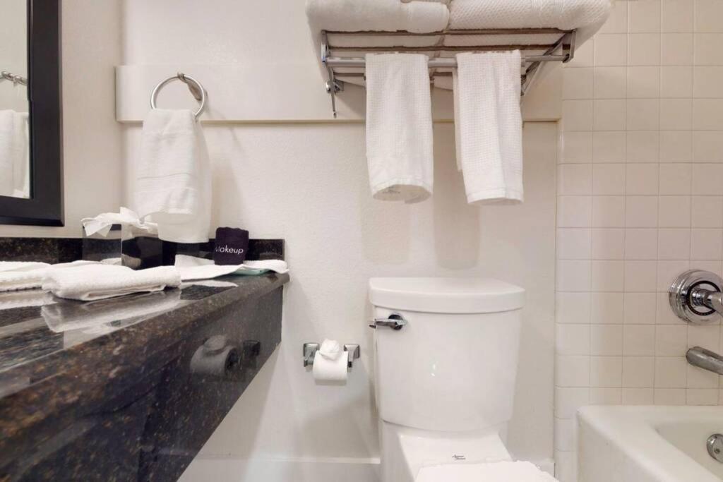 Sea Breeze, Studio 510, Beach Steps Away!+Pool+Wifi Ruskin Exterior foto